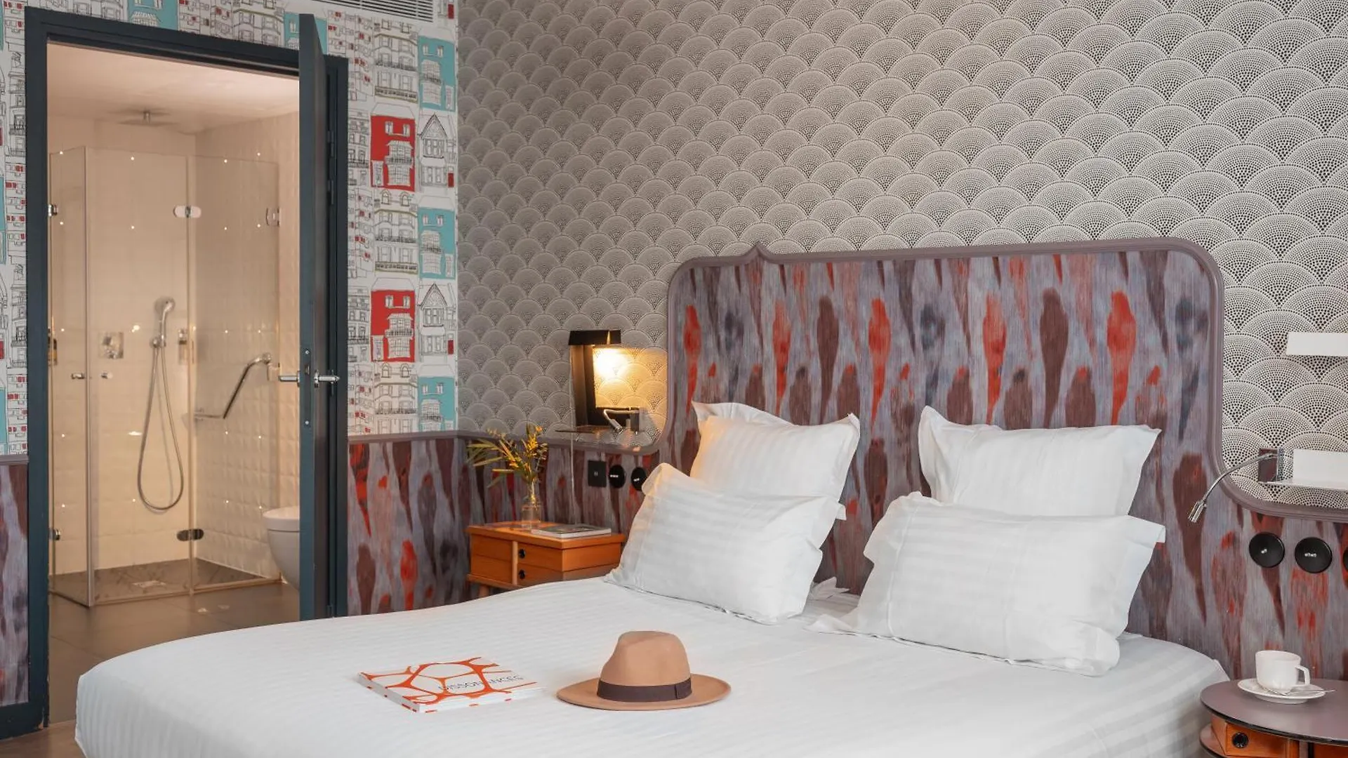 Hotel Crayon Rouge 4*