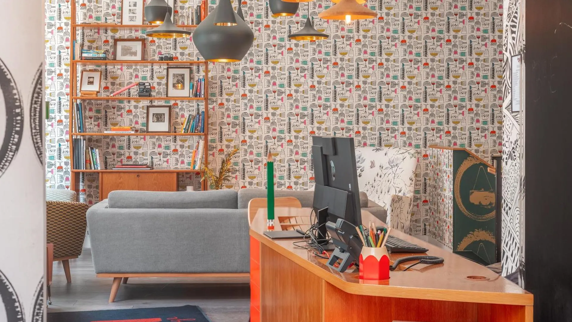 Hotel Crayon Rouge 4*