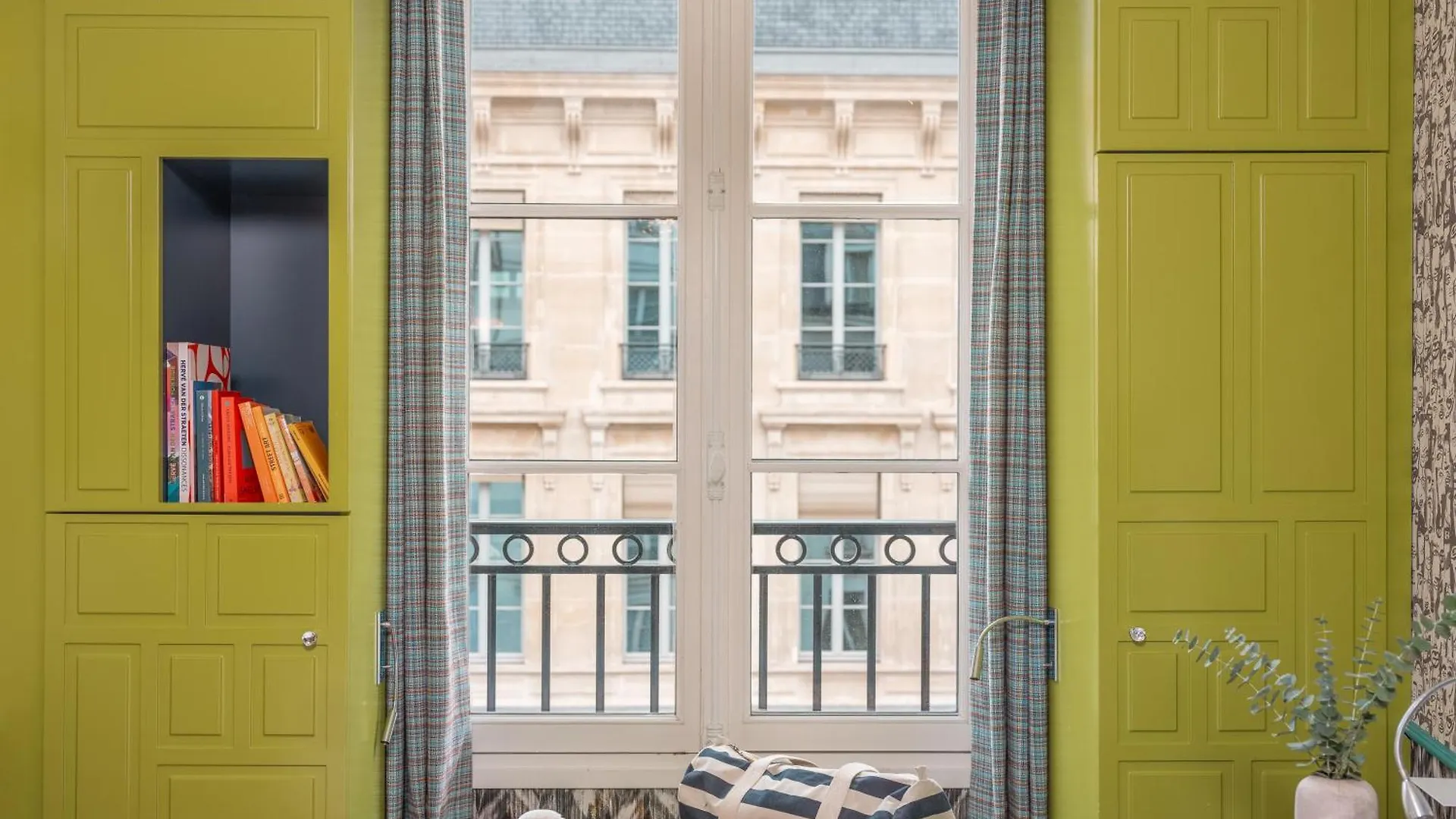 Crayon Rouge 4* Paris