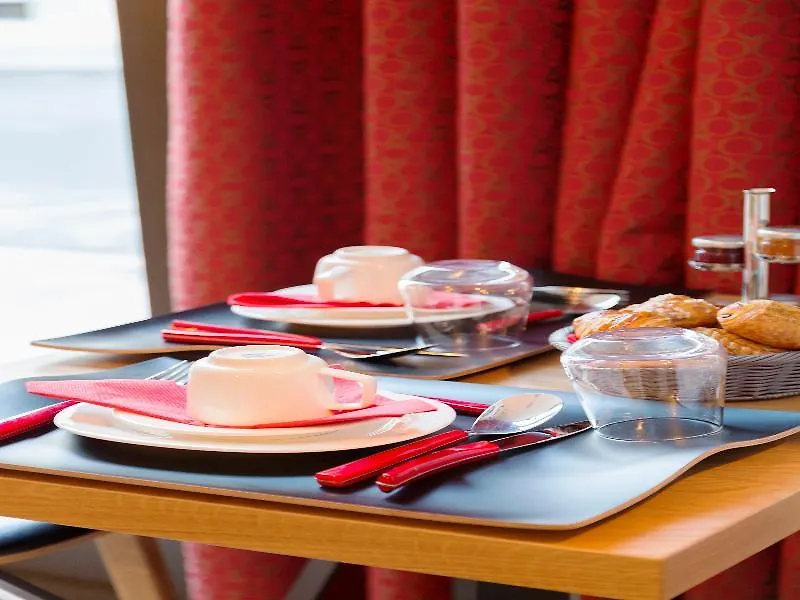 Hotel Crayon Rouge 4*