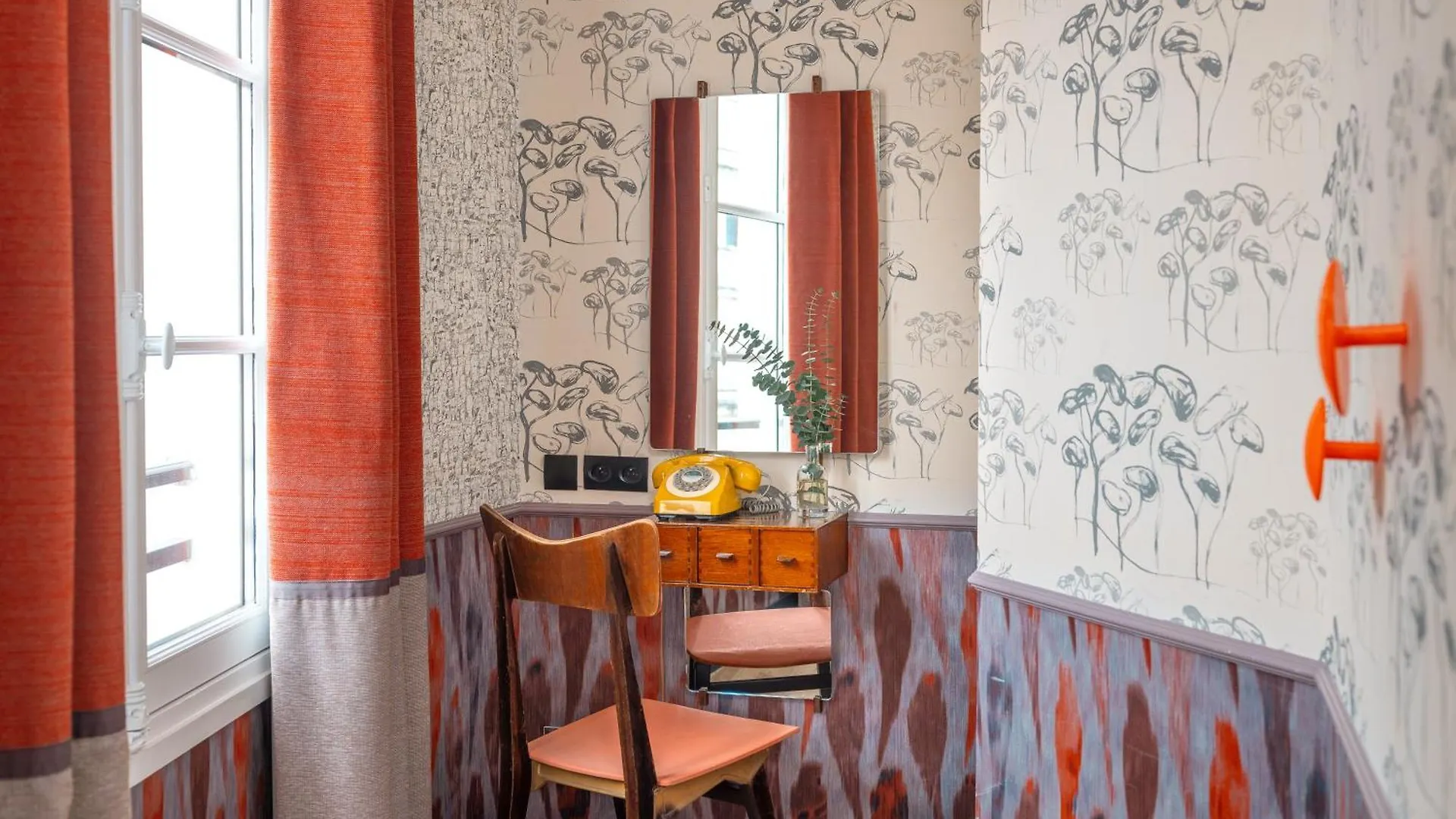 Crayon Rouge Hotel