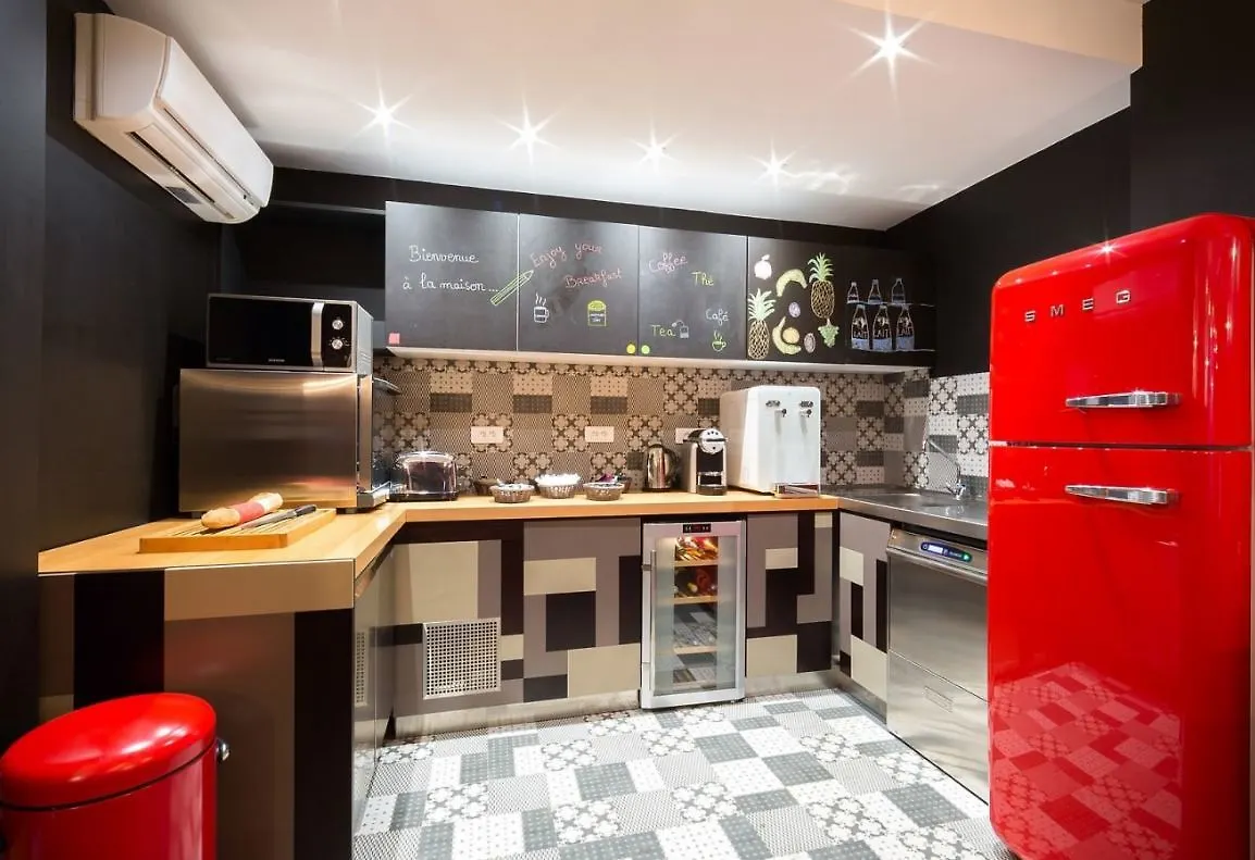 Hotel Crayon Rouge 4*